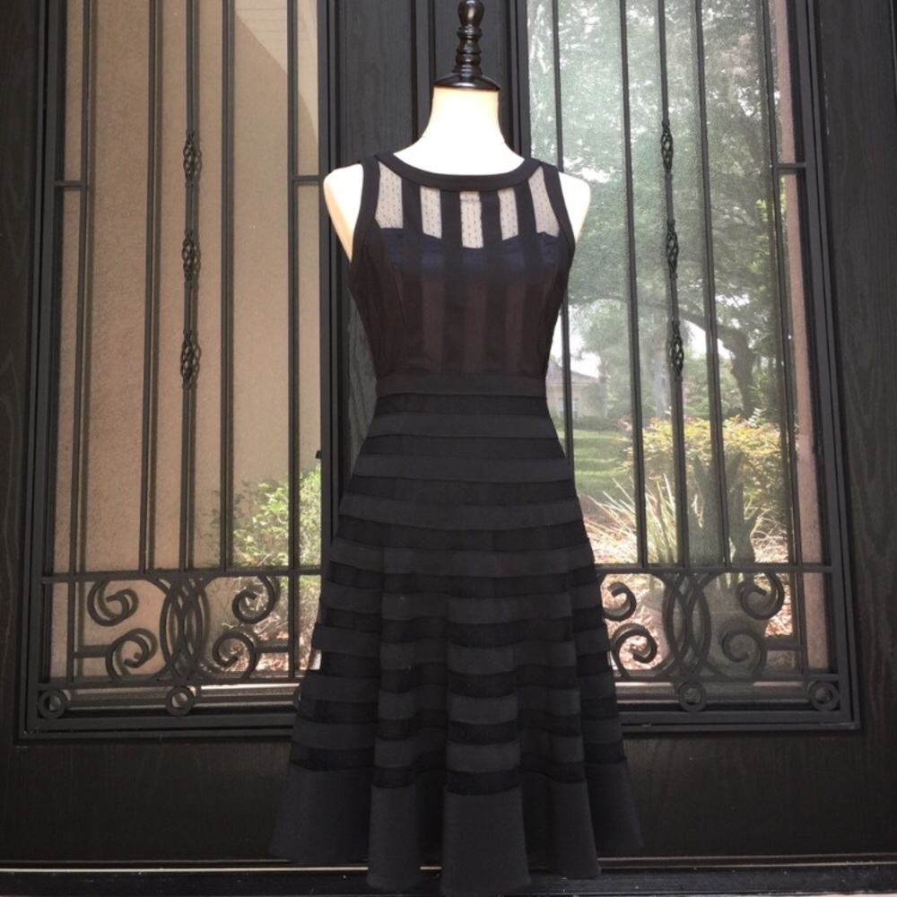 SOLD! White House black market dress